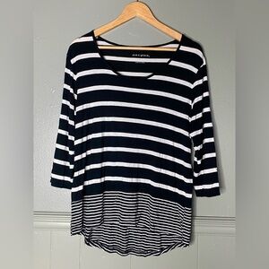 Ava & Grace long sleeve Womens Size Large Black and white stripe high low tunic